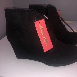 BRAND NEW HIGH HEEL BLACK BOOTS